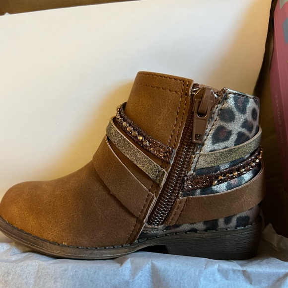 Jellypop lil' buddy boots tan multi-color leopard - toddler 6 - Picture 4 of 5